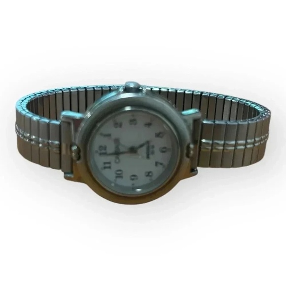 Carriage by Timex Women's Silver Analog Quartz Watch 26mm Classic - Picture 2 of 2